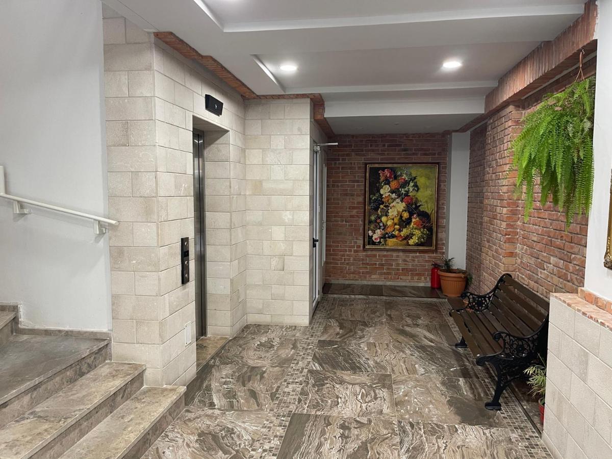 Ale Investa Hospitality Apartment Tiranë Luaran gambar